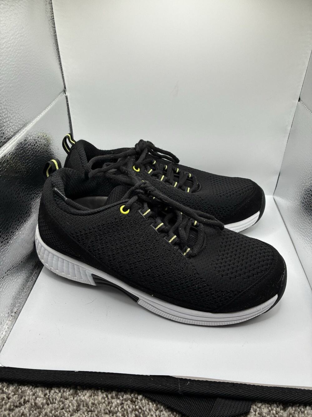 Orthofeet Womens 7.5 2E X Wide Black Sneakers Diabetic Comfort Orthopedic Shoes